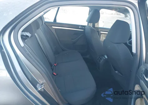 2010 Volkswagen Jetta S z USA, uszkodzony, nr VIN 3VWJZ7AJXAM003865